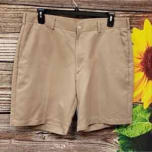 " Under" men's Khaki Shorts Size: 38 Pre-owned